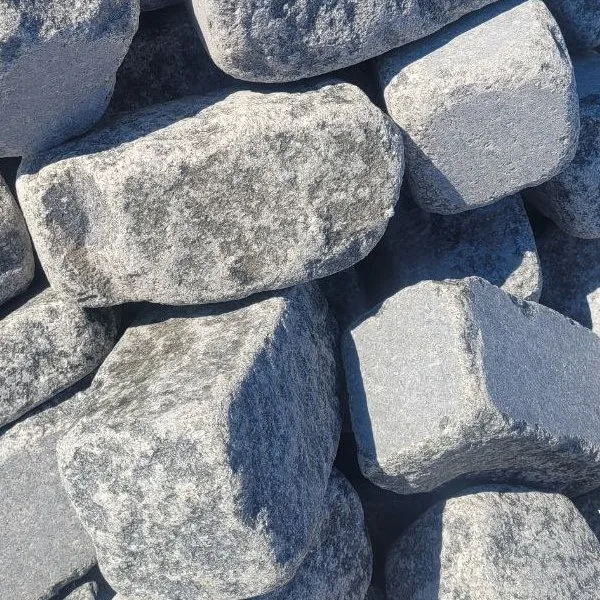 Гранітна Бруківка Окатана Габро (буханець) Размір 200-100-100 мм - купити натуральний камінь Київ