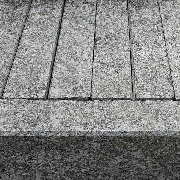 Гранітний Бордюр Лабрадорит Термооброблений (Катеринівка) - купити натуральний камінь Київ
